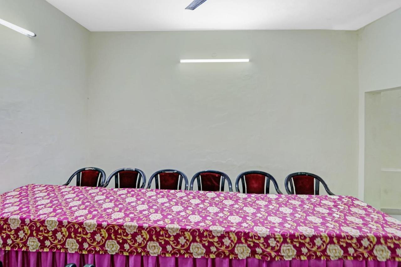 Hotel Collection O 85238 Tulika Garden Izatnagar Exterior foto
