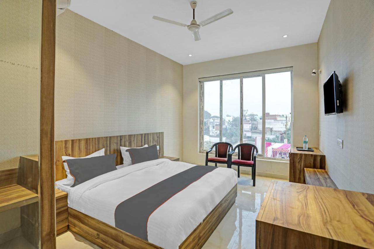 Hotel Collection O 85238 Tulika Garden Izatnagar Exterior foto