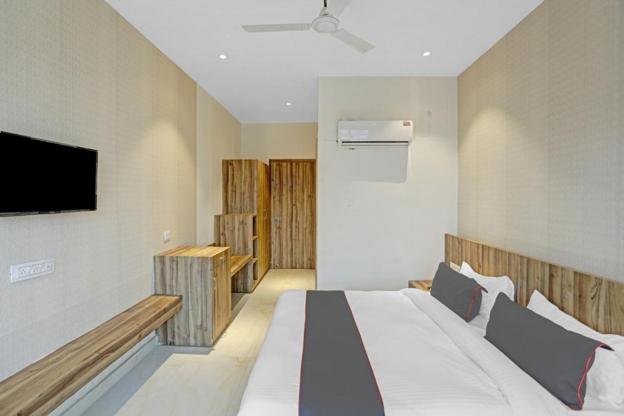 Hotel Collection O 85238 Tulika Garden Izatnagar Exterior foto