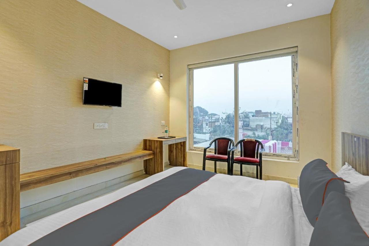 Hotel Collection O 85238 Tulika Garden Izatnagar Exterior foto
