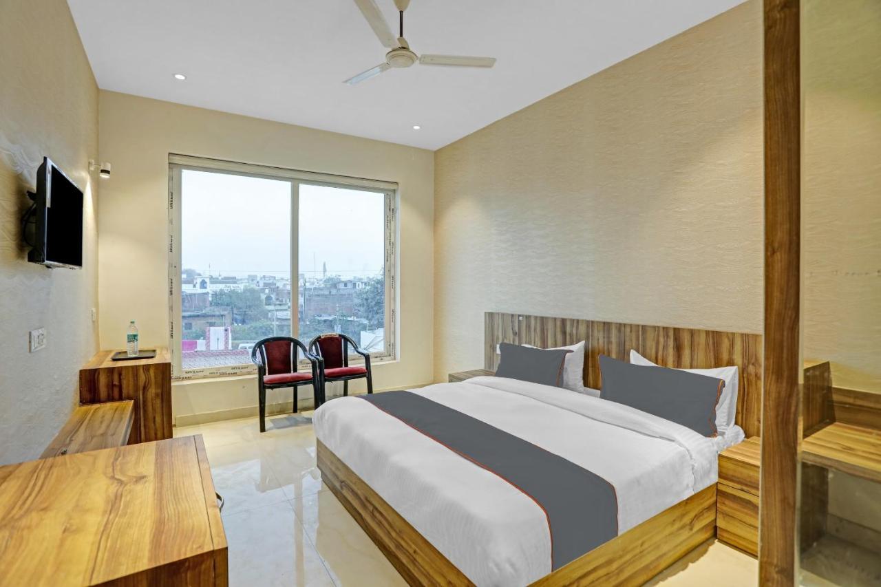Hotel Collection O 85238 Tulika Garden Izatnagar Exterior foto