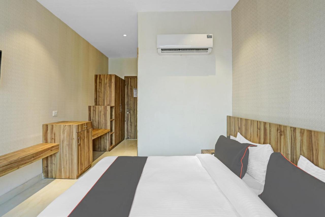 Hotel Collection O 85238 Tulika Garden Izatnagar Exterior foto